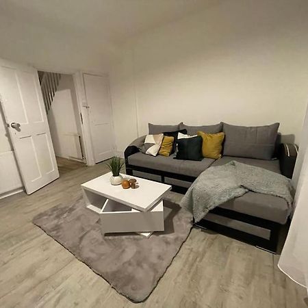 Comfortable 2 Bedroom On Tower Bridge London Exterior foto