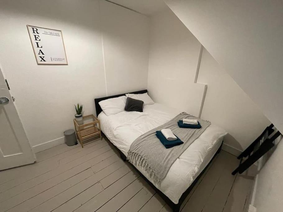 Comfortable 2 Bedroom On Tower Bridge London Exterior foto